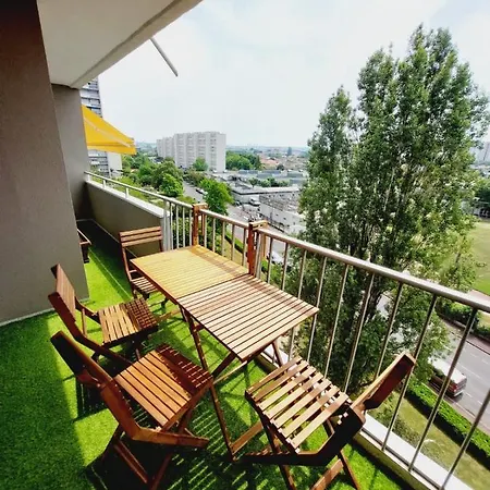 Claire T4 Tout Equipee Apartment *